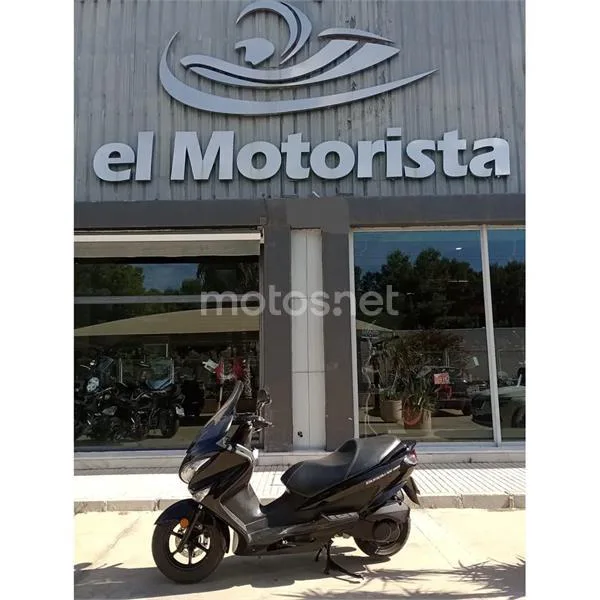 Suzuki Burgman 200 – Vista 3