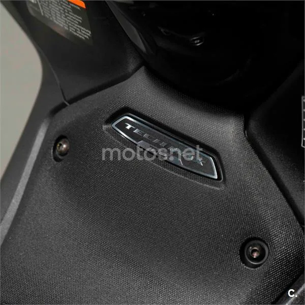 Yamaha TMAX – Vista 15