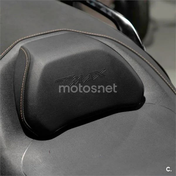 Yamaha TMAX – Vista 18