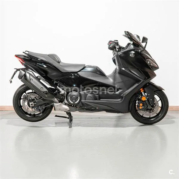Yamaha TMAX – Vista 3
