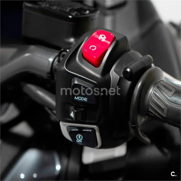 Yamaha TMAX – Vista 7