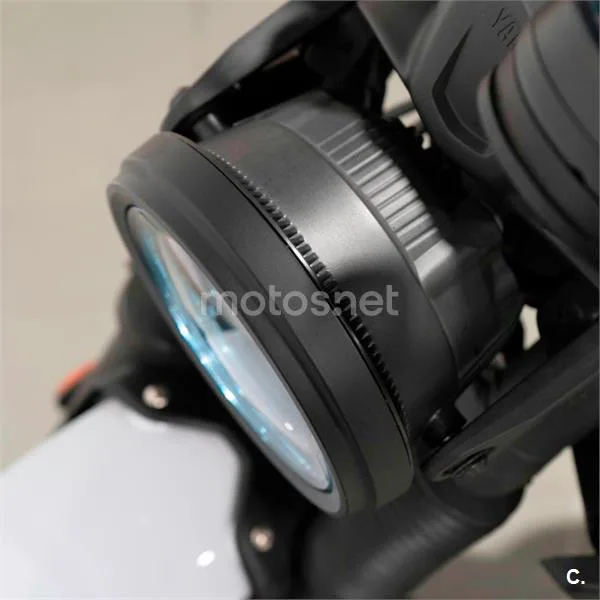 Yamaha XSR 700 – Vista 15