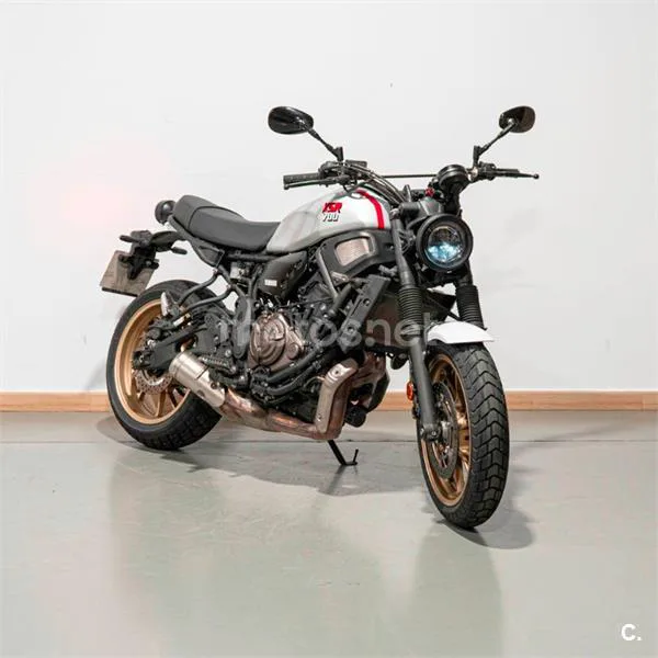 Yamaha XSR 700 – Vista 17