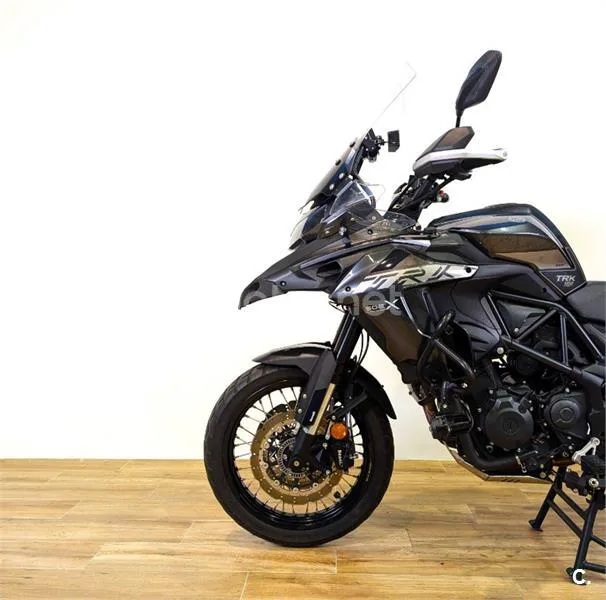 Benelli TRK 502 – Vista 8