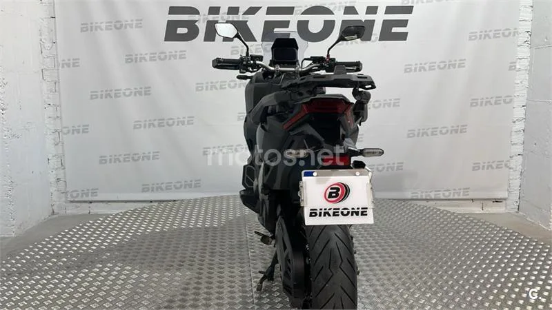 Honda X-ADV – Vista 7