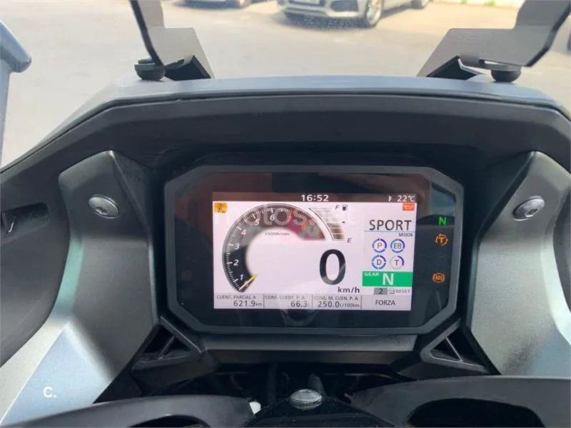 Honda Forza 750 – Vista 13