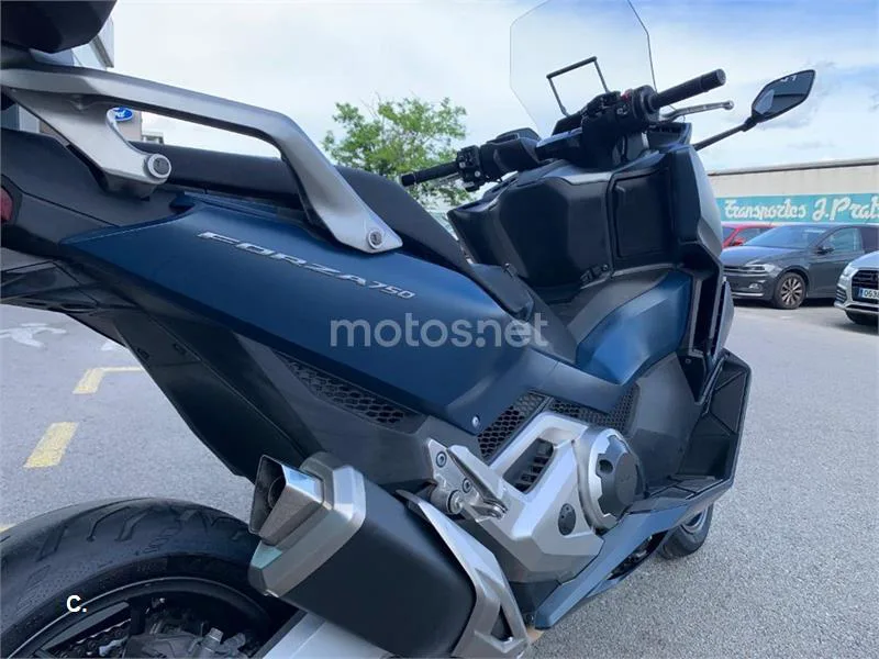 Honda Forza 750 – Vista 17