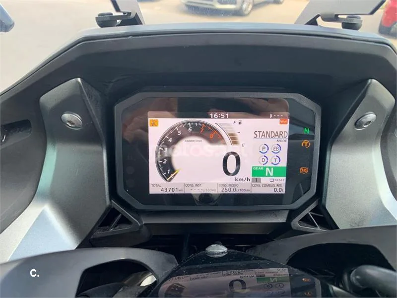 Honda Forza 750 – Vista 9
