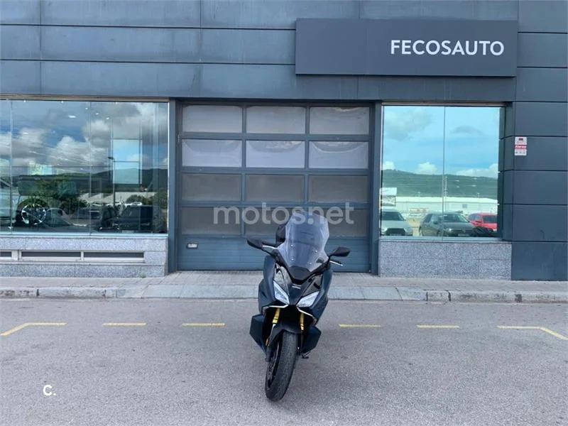 Honda Forza 750 – Vista 10