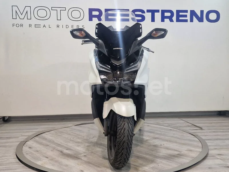 Honda Forza 125 – Vista 4