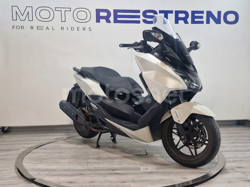 Honda Forza 125 – Vista 6