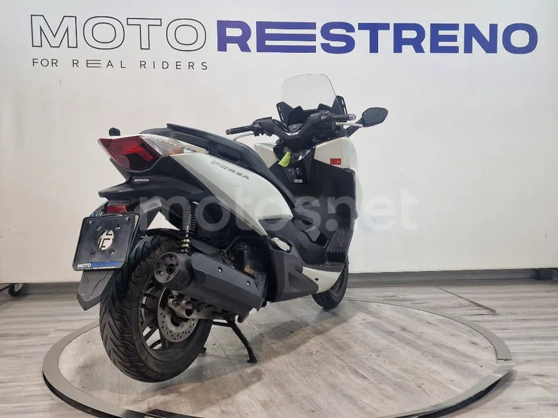 Honda Forza 125 – Vista 8