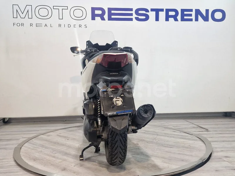 Honda Forza 125 – Vista 9