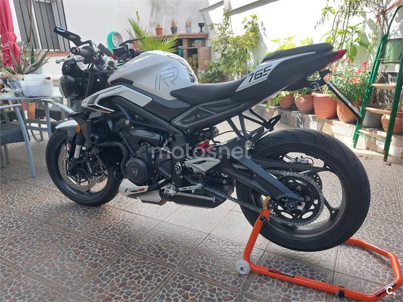 Triumph Street Triple 765 – Vista 3