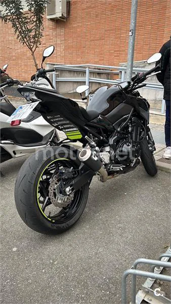 Kawasaki Z900 – Vista 3