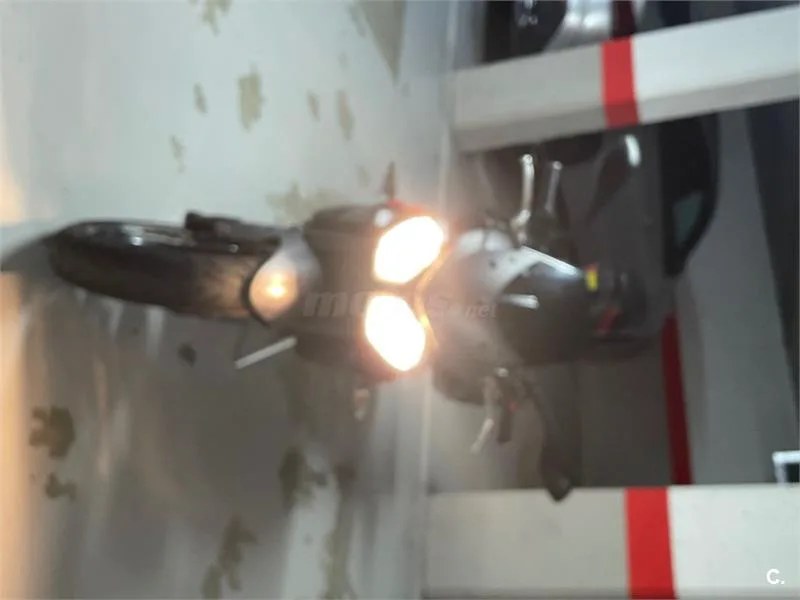 Triumph Speed Triple R – Vista 3