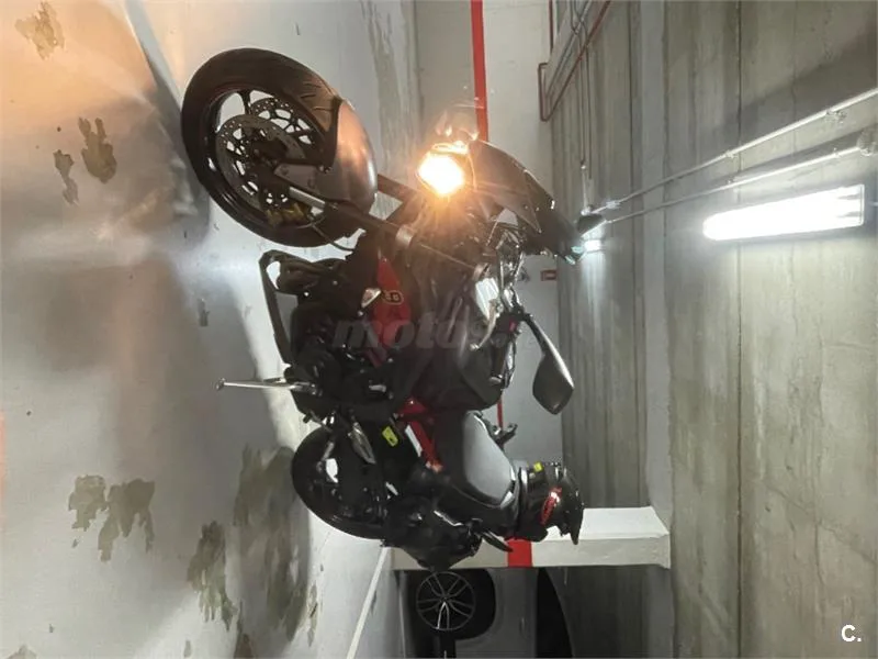 Triumph Speed Triple R – Vista 4