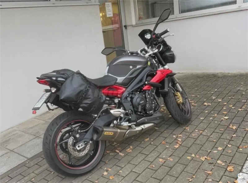 Triumph Speed Triple R – Vista 6