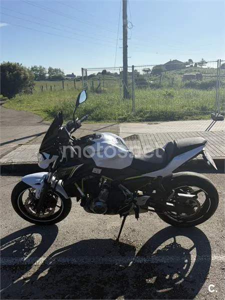 Kawasaki Z650 – Vista 2