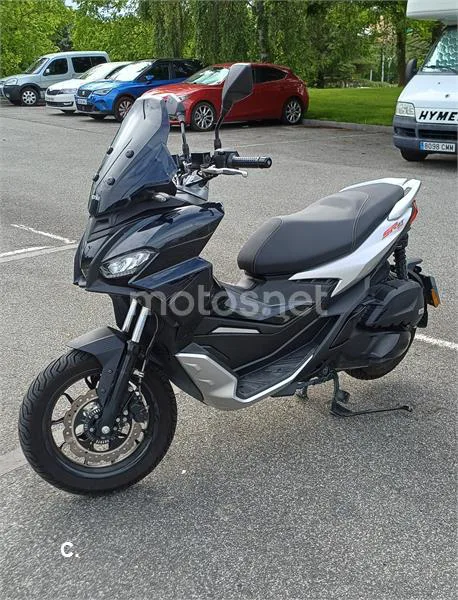 Aprilia SR GT 125 – Vista 2