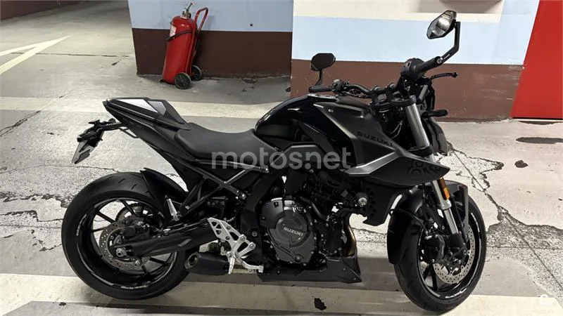 Suzuki GSX-8S – Vista 3