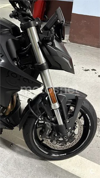 Suzuki GSX-8S – Vista 10