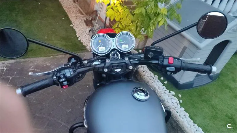 Triumph Bonneville T120 – Vista 11
