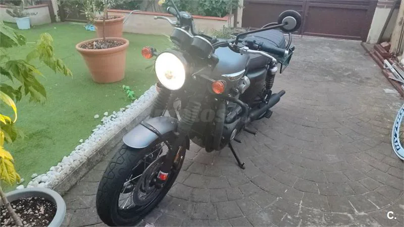 Triumph Bonneville T120 – Vista 12