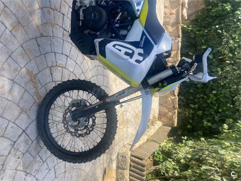 Husqvarna 701 Enduro – Vista 3