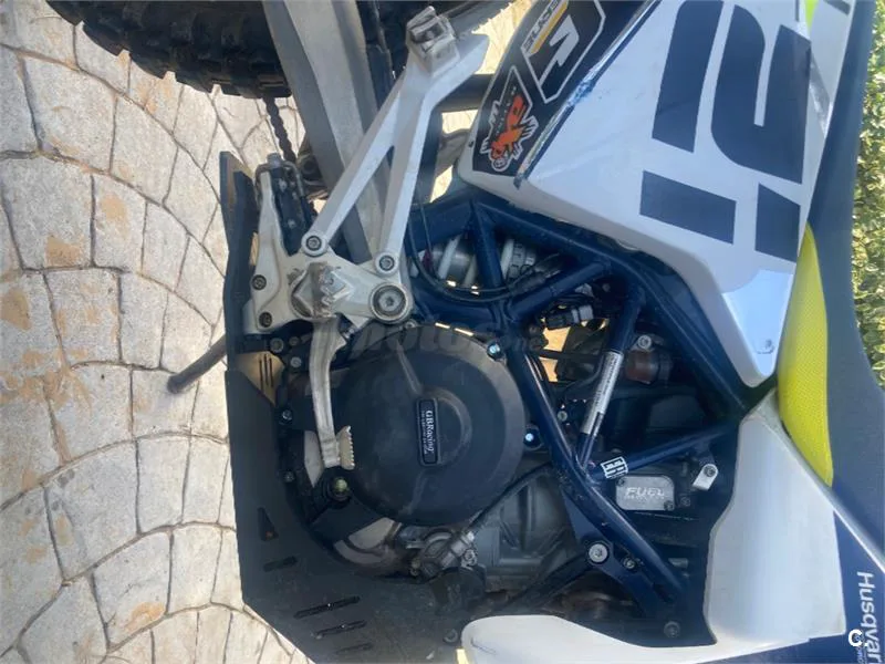 Husqvarna 701 Enduro – Vista 4