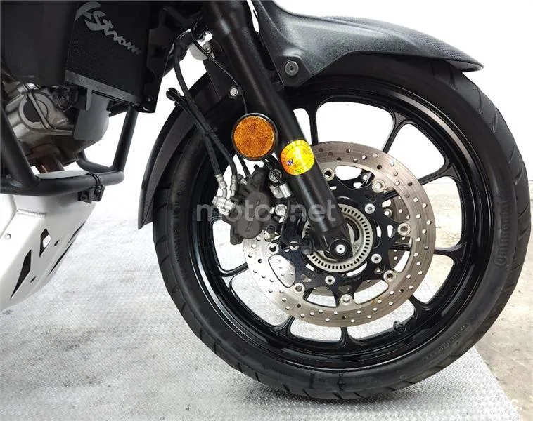 Suzuki V-Strom 650 – Vista 11