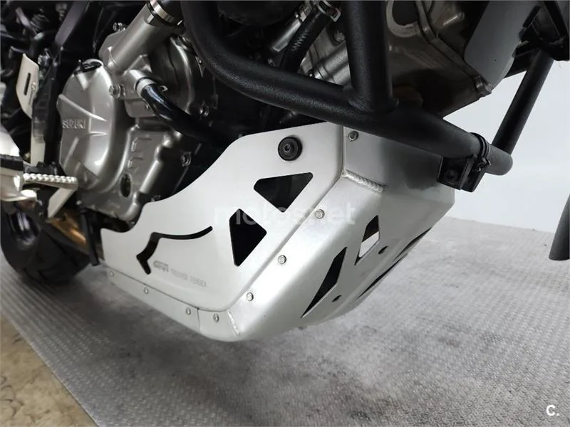 Suzuki V-Strom 650 – Vista 21