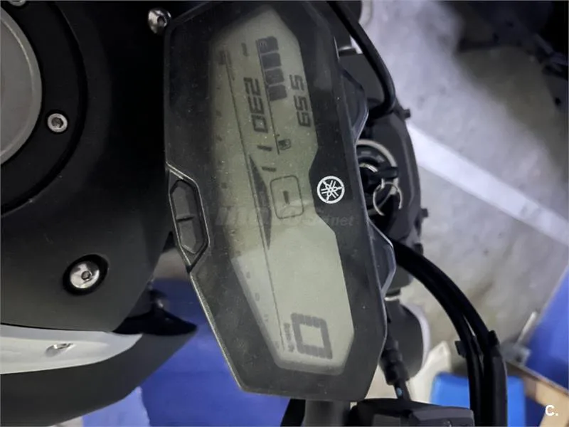 Yamaha MT-07 – Vista 8