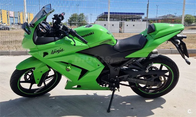 Kawasaki Ninja 250 R – Vista 4