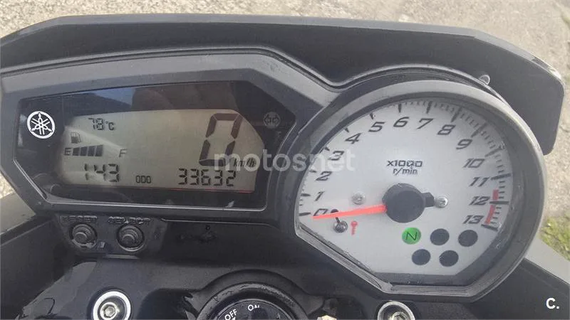 Yamaha FZ8 – Vista 4