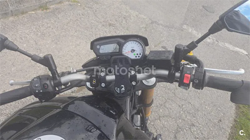 Yamaha FZ8 – Vista 8