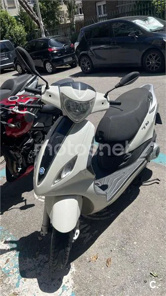 Piaggio Fly 125 – Vista 3