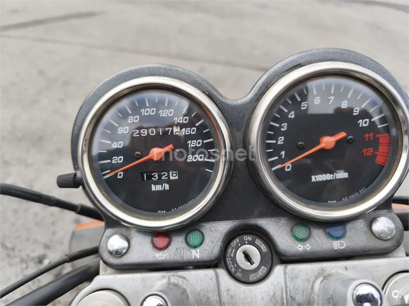Suzuki GS 500 – Vista 2