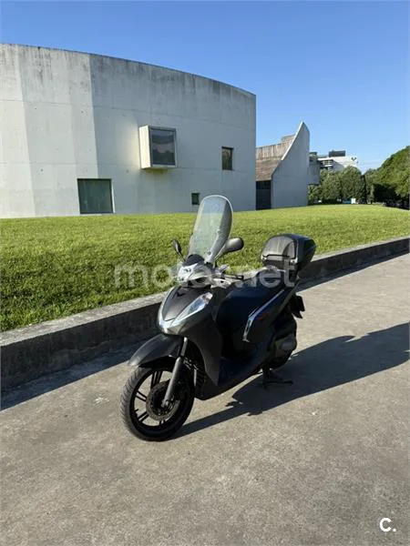 Honda SH 300i – Vista 2