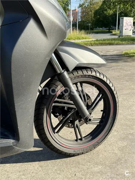 Honda SH 300i – Vista 10