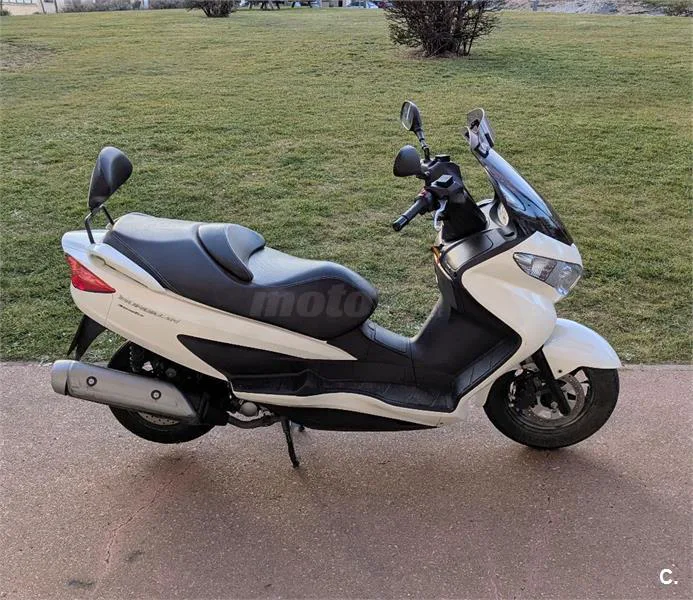 Suzuki Burgman 200 Executive – Vista 3