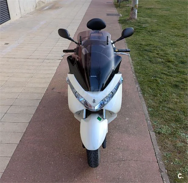 Suzuki Burgman 200 Executive – Vista 4