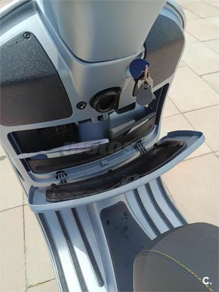 Vespa GTS 300 – Vista 3