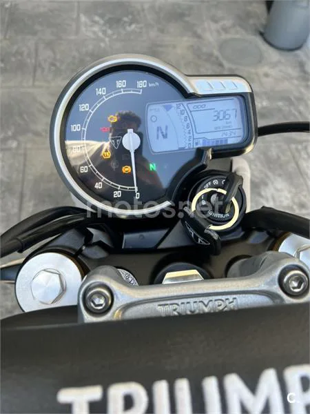 Triumph Scrambler 400 X – Vista 5