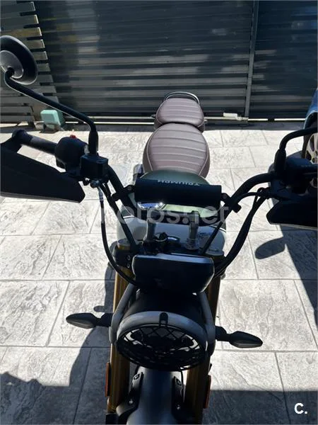 Triumph Scrambler 400 X – Vista 6