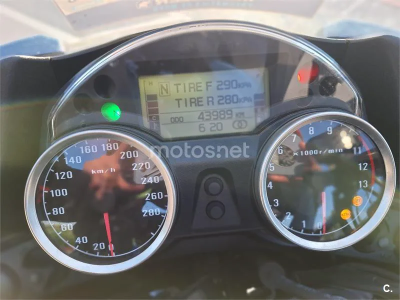 Kawasaki 1400GTR – Vista 11