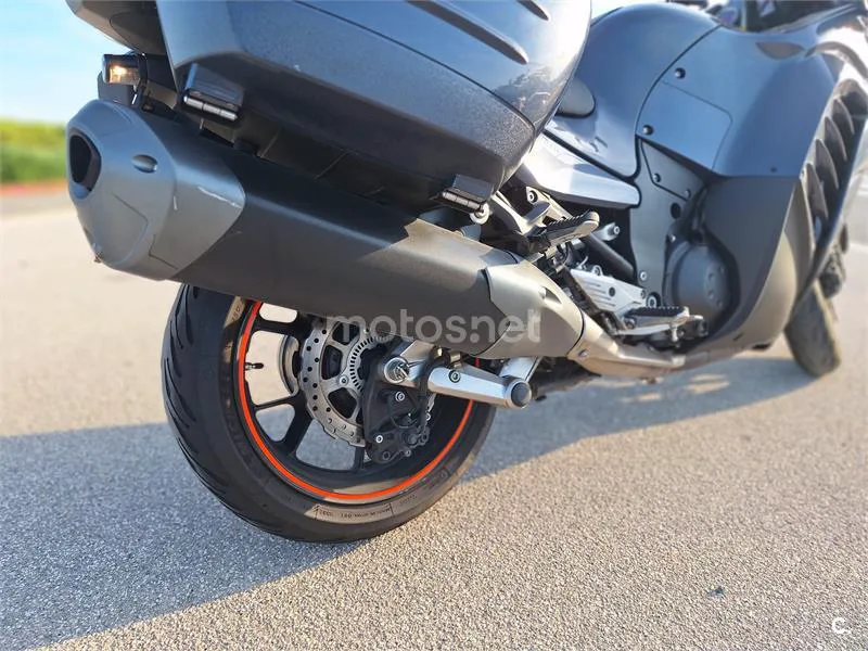 Kawasaki 1400GTR – Vista 13