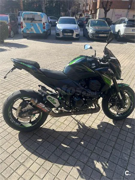 Kawasaki Z800 – Vista 3