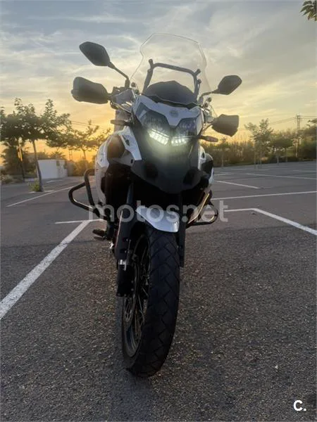 Benelli TRK 502 – Vista 8