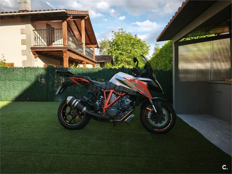 KTM 1290 Super Duke GT – Vista 2